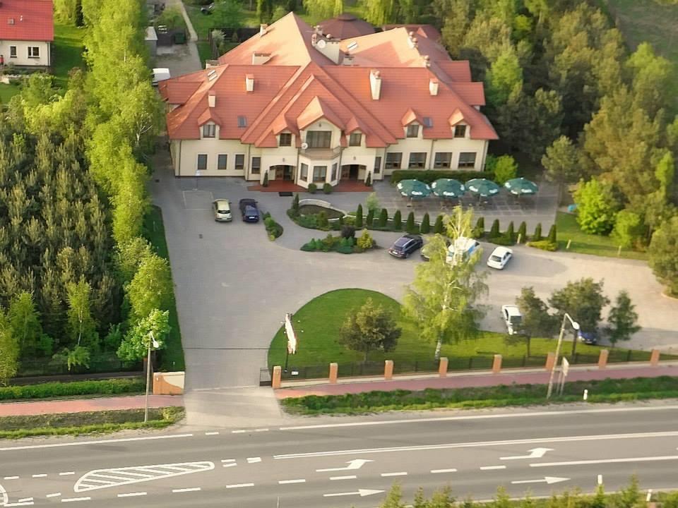 Hotel Maxima Wolanów Kültér fotó